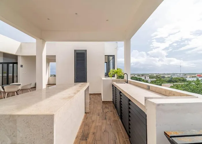 1 Bedroom Oasis With Incredible Rooftop Pool And Views Holiday home